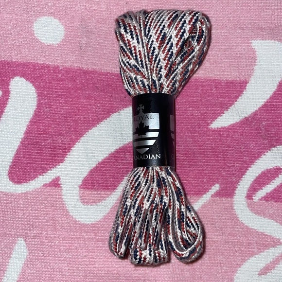 Replacement laces for Women's Castlegar Waterproof Boots in Black - Picture 3 of 3